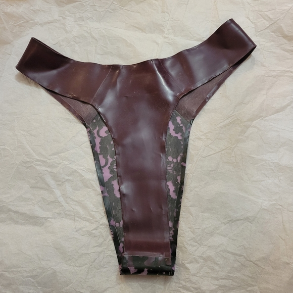 Westward Bound Bordelle-L'Amour Latex Set - Picture 7 of 16